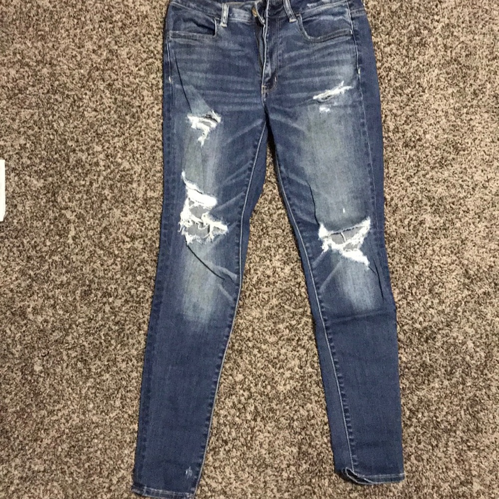 Distress skinny jeans